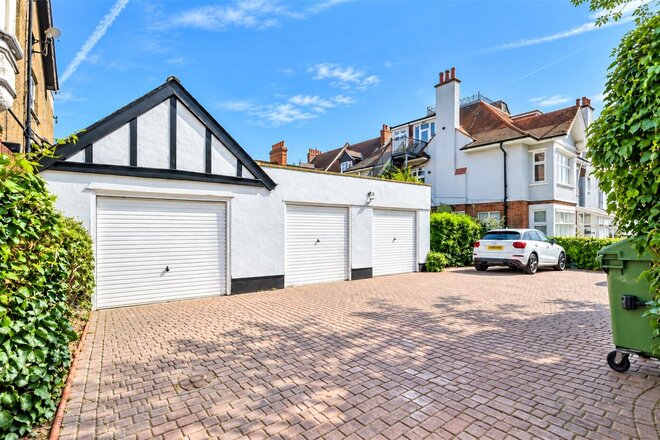 The Leas, Essex, SS0