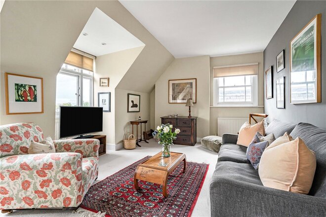 Ferme Park Road, London, N4