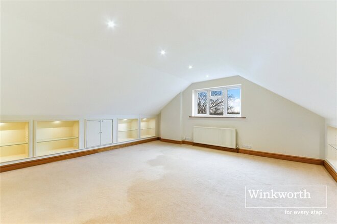 Thames Village, London, W4