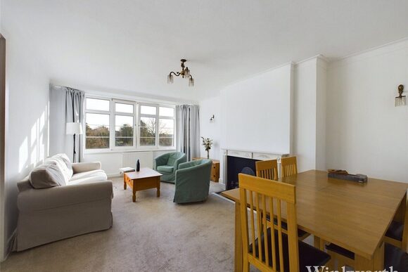 Mount Avenue, London, W5