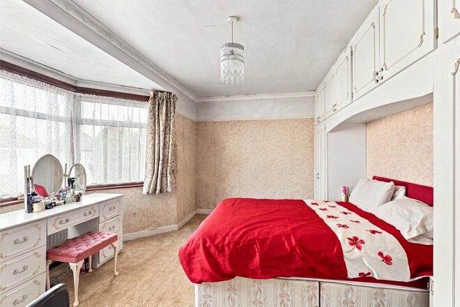 Devonia Gardens, London, N18