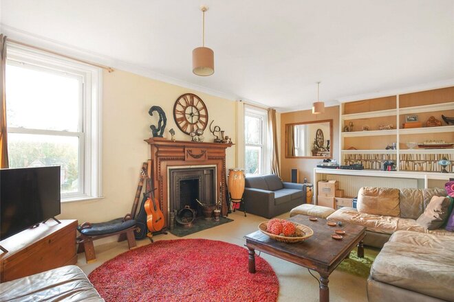Border Crescent, London, SE26