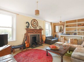Border Crescent, London, SE26