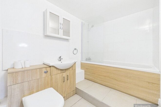Coombe Road, New Malden, KT3