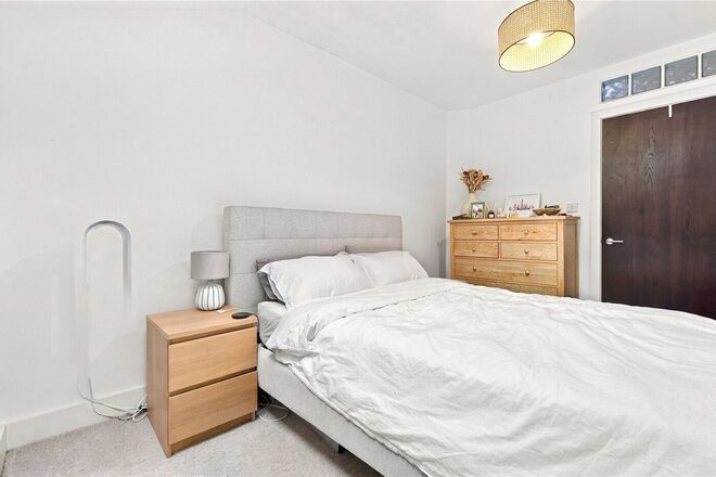 Laura Terrace, London, N4