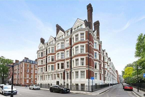Ridgmount Gardens, London, WC1E