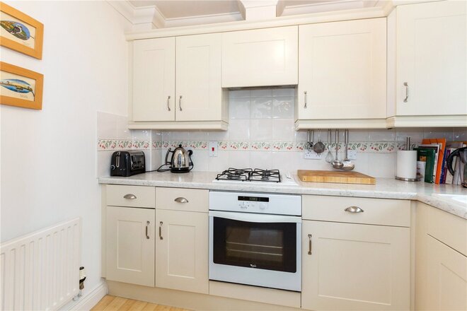 Grove Court, Newbury, RG14