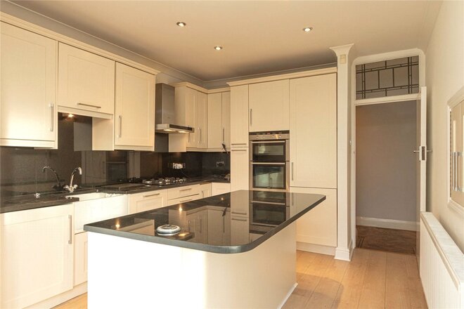 Chalkwell Avenue, Essex, SS0