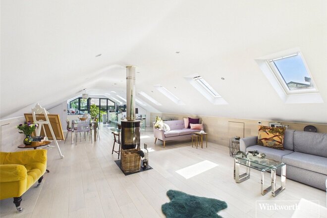 Newbury Road, Thatcham, RG19