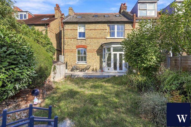 Woodside Grove, Finchley, N12