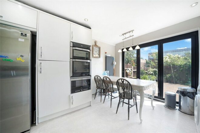 Fairbridge Road, London, N19