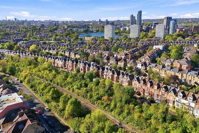 West Bank, London, N16