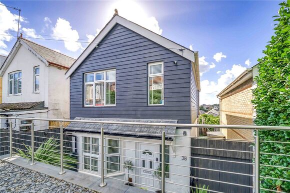 Lincoln Road, Poole, BH12