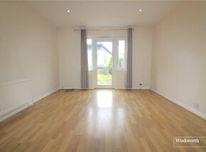 Kensington Way, Hertfordshire, WD6