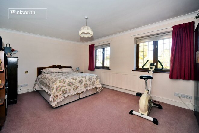 Warren Avenue, Sutton, SM2