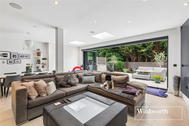Beechwood Avenue, London, N3