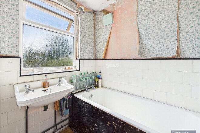 Weald Lane, Harrow, HA3