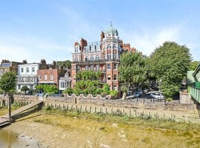 Hammersmith Bridge Road, London, W6