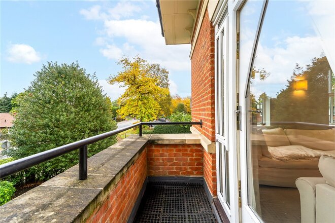Ascent House, Weybridge, KT13