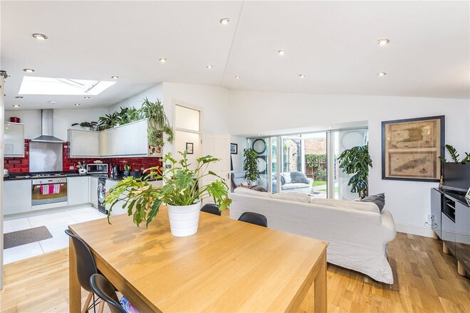Birkbeck Hill, London, SE21