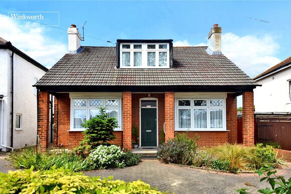 Langley Avenue, Worcester Park, KT4