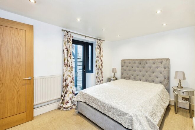 Hewlett Road, Gloucestershire, GL52