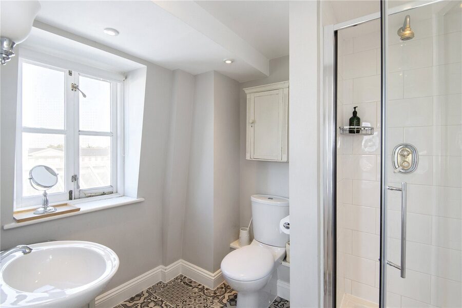 En-Suite Bathroom