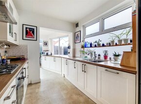 Godfrey Avenue, Twickenham, TW2
