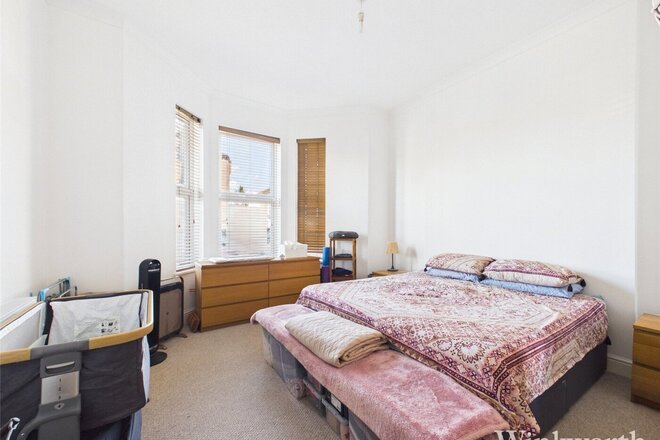 Livens Court, Ealing, W13
