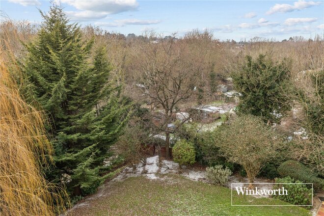 Holden Road, Woodside Park, N12