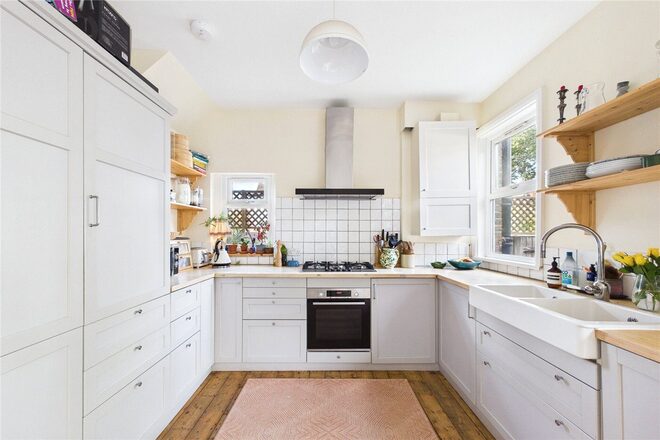 Cricklade Avenue, London, SW2