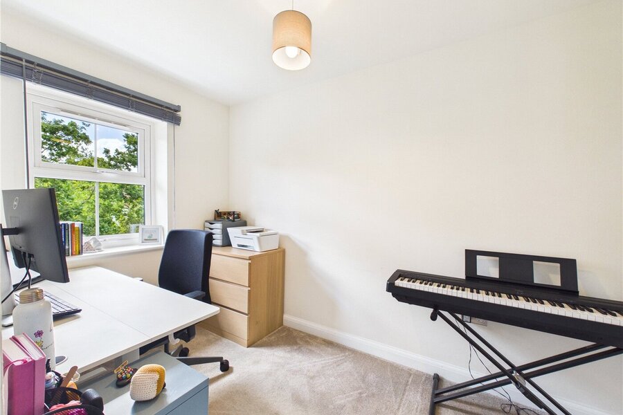 Bedroom/Office