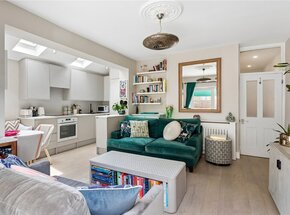 Dinsmore Road, London, SW12