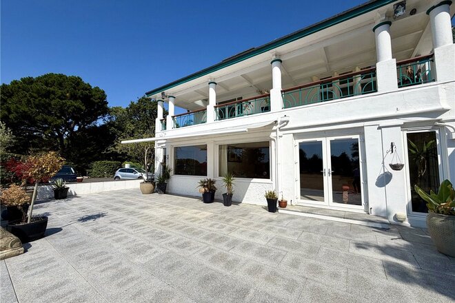West Overcliff Drive, Dorset, BH4