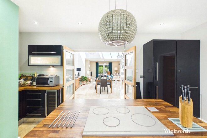 Newbury Road, Thatcham, RG19
