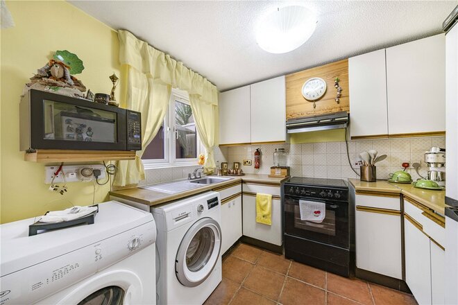 Isambard Place, London, SE16