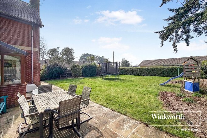 Highfield Road, Ferndown, BH22