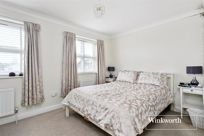 Laurel Fields, Potters Bar, EN6