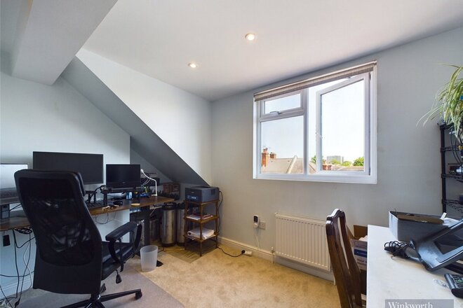 South Lane, Kingston upon Thames, KT3