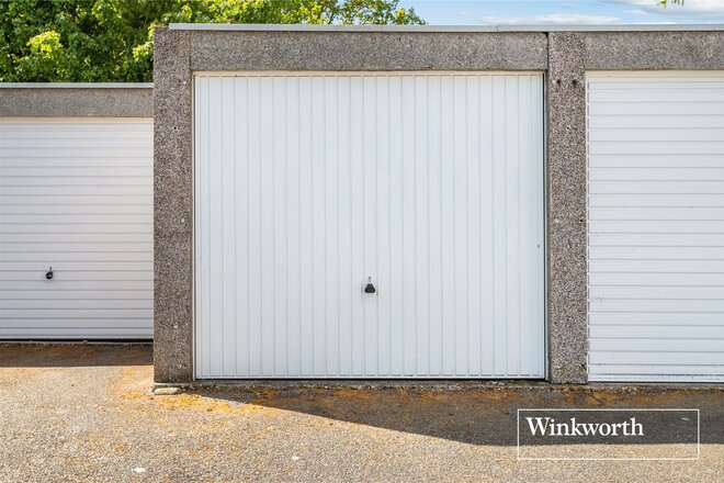 Cameron Close, Whetstone, N20