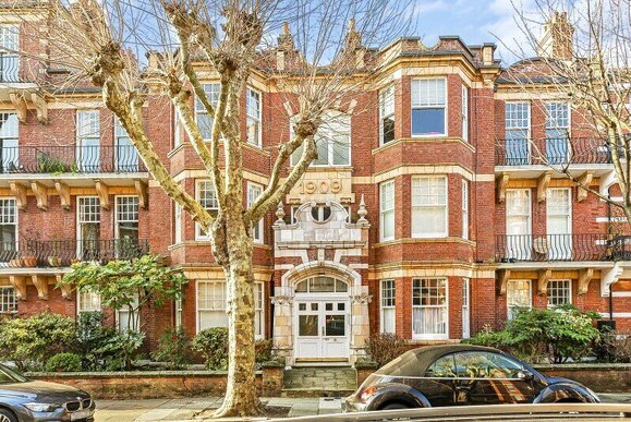 Riverview Gardens, London, SW13