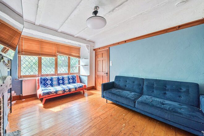 Annsworthy Crescent, London, SE25