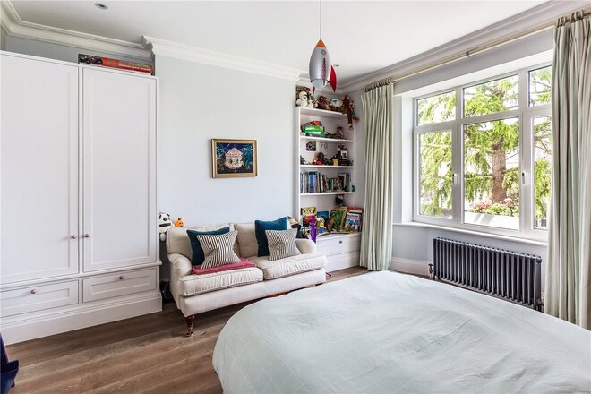 Deodar Road, London, SW15