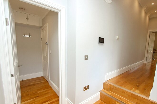 Marine Avenue, Essex, SS0