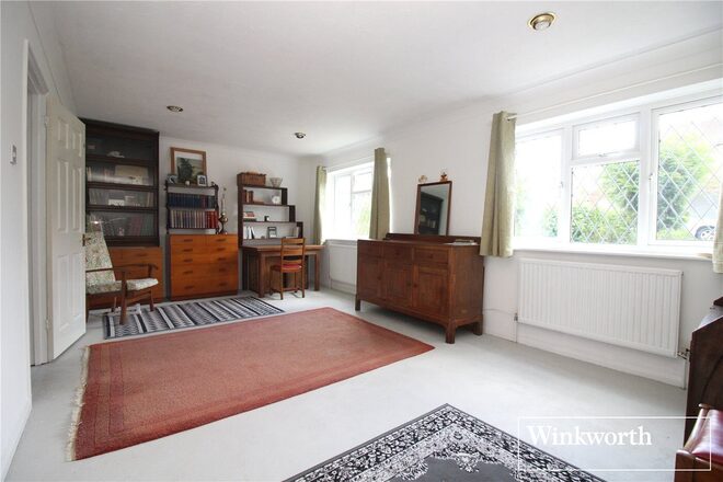 Oakwood Avenue, Hertfordshire, WD6