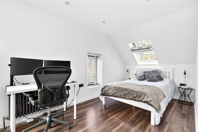 Jessamy Road, Surrey, KT13