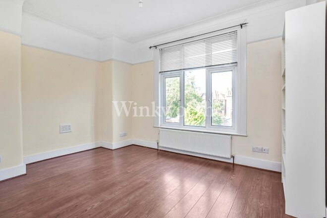 Lakeside Road, London, N13