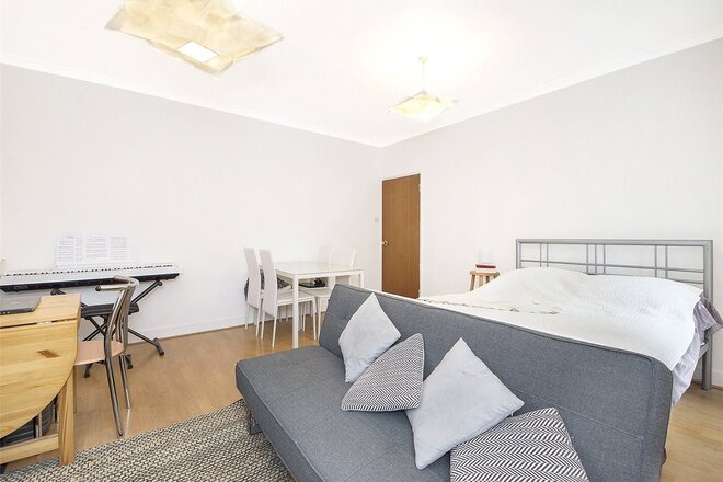 Dufours Place, London, W1F