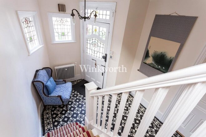 Riverway, London, N13