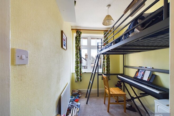 South Lane, Kingston upon Thames, KT3